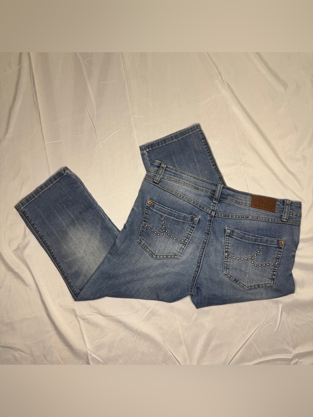 Y2K Low Rise Capris - Picture 4 of 10